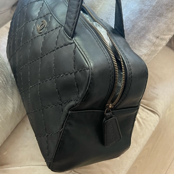Authentic Chanel stitched tote bag all black - Picture 2 of 9